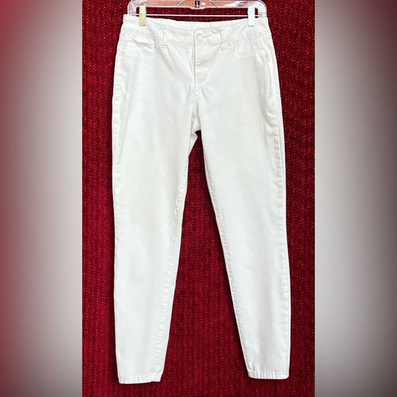 Maurices Denim - Maurices White Jeggings Size M-R